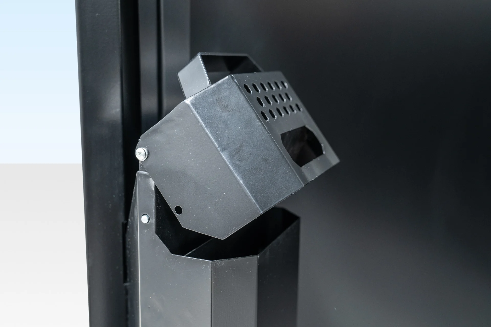 Flat Pack Smoking Shelter - Clad Shipping Containers - Image 2