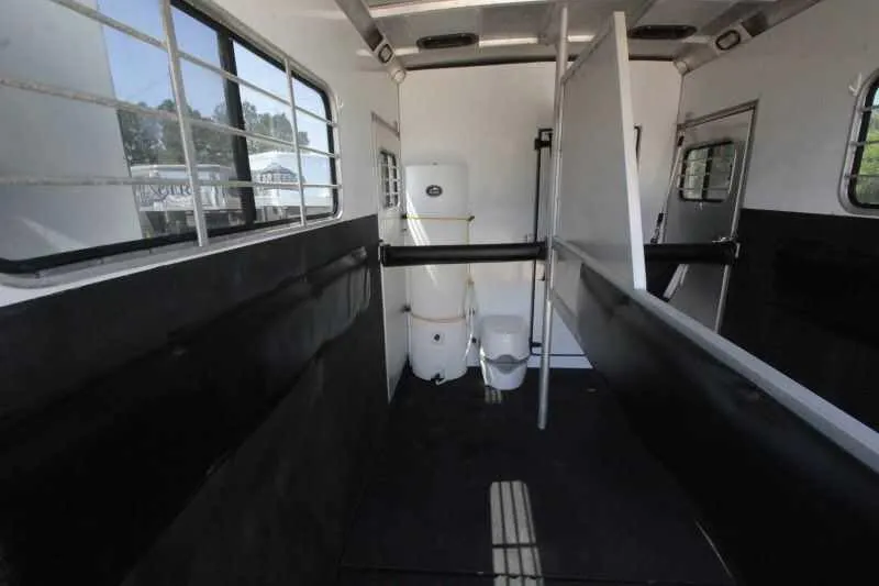 1999 Sundowner two horse trailer interior