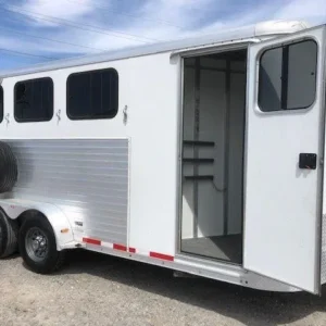2010 Merhow 3 horse slant load bumper pull trailer