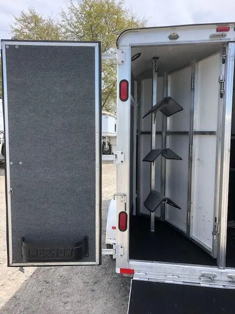 Merhow horse trailer dressing room