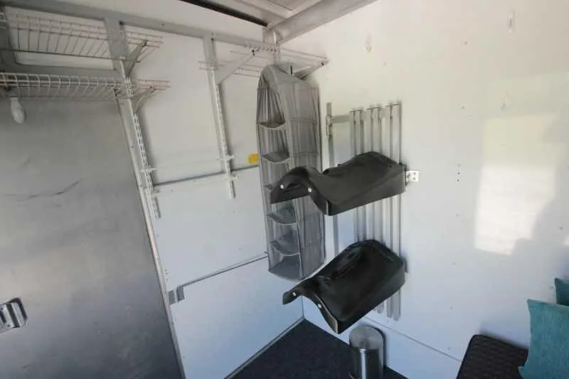Sundowner Weekender two horse compartment