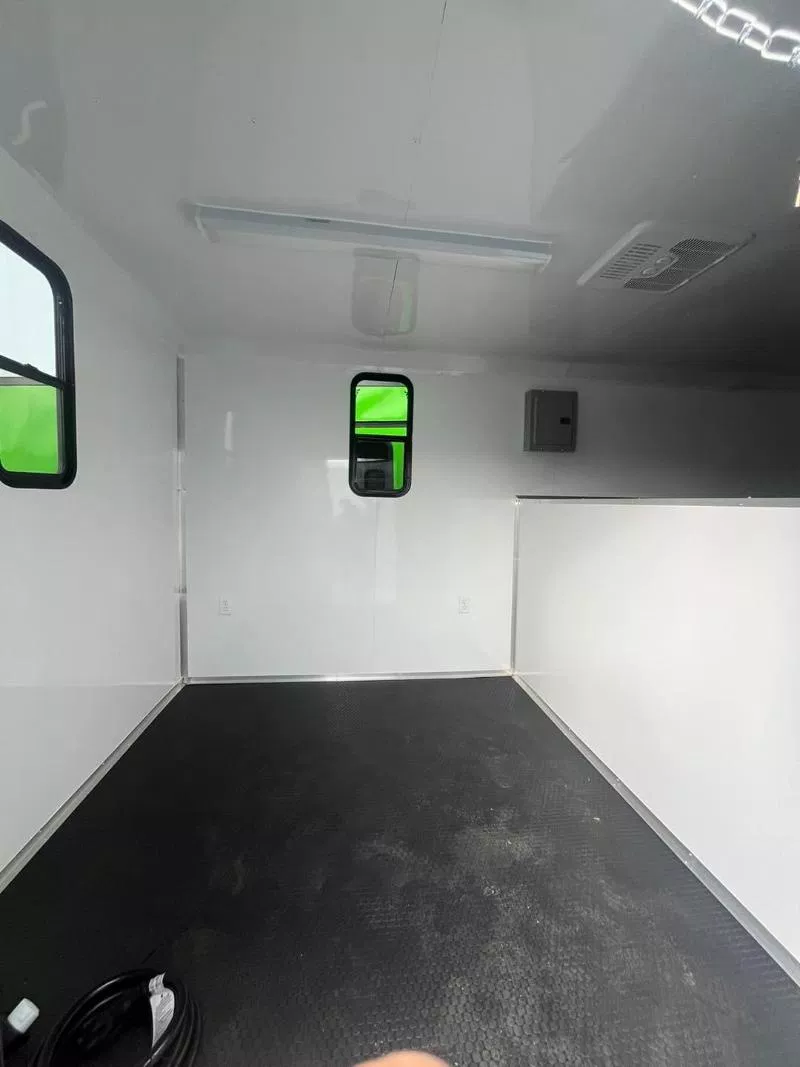 Gooseneck Hybrid Enclosed Trailer 8.5x34TTA5 - Image 2