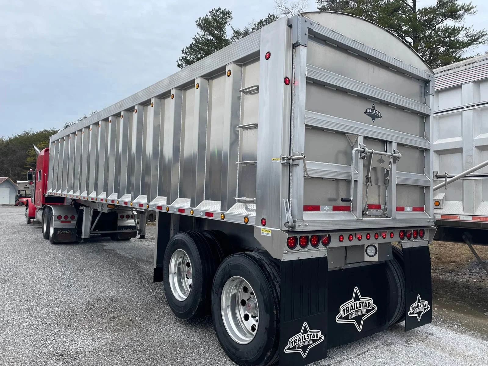 2023 Trailstar 39ft End Dump Trailer - Image 2